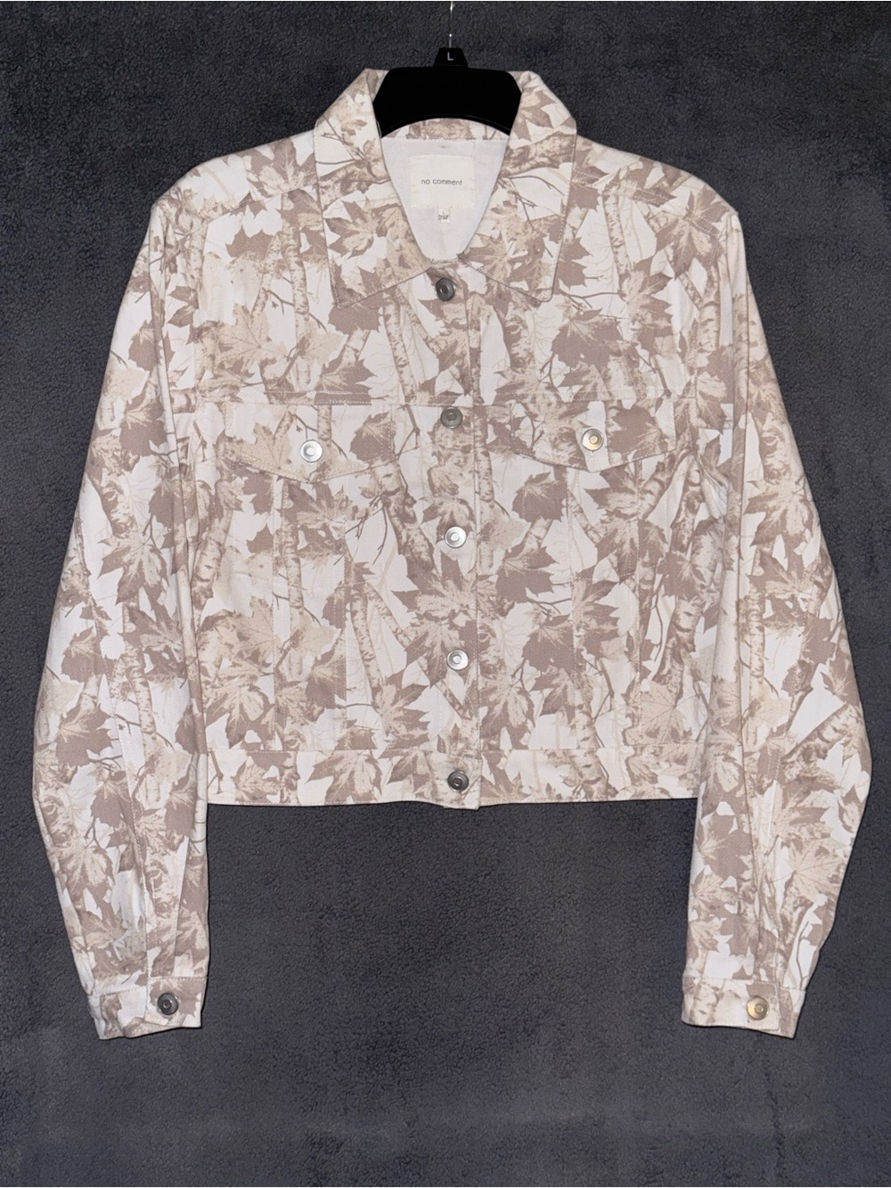 NWT No Comment Cropped Denim Jacket in Tan Leaf Print Size Large